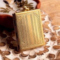 インドの伝統　ブック型のロケットペンダント(ID-ACS-462)