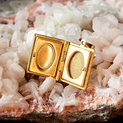 推しを入れて歩く　ロケットペンダント　ブック型小 - サブ5
