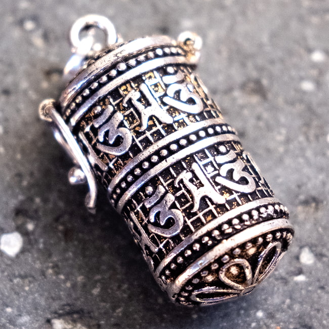 【全3種】聖なる文字を彫り込んだ ピルケース ペンダント 12 - No.3