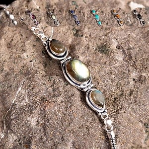 3つの天然石のシルバー ブレスレット