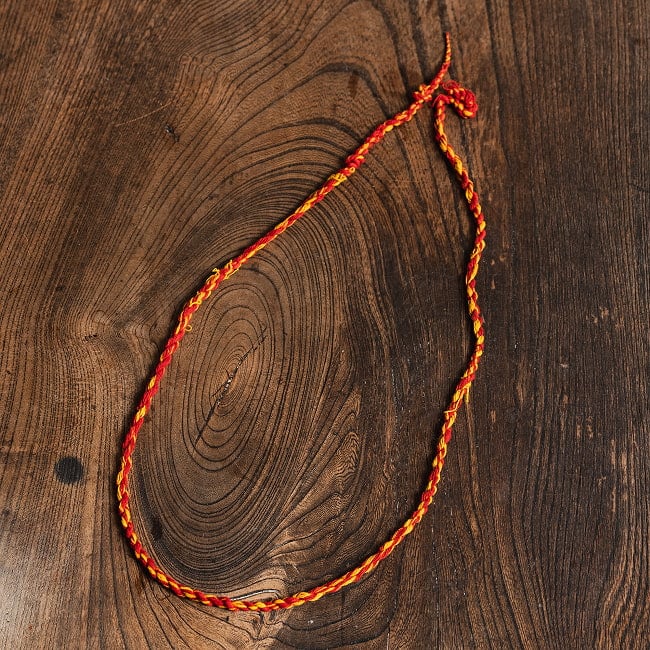 インドの聖なる紐 モーリー／カラワ（Mauli、Kalawa） 4 - トータルで60cmほどです。