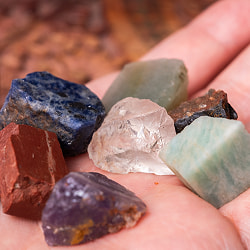 原石の無垢な魅力　チャクラストーン　チャクラヒーリングに使われる天然石パワーストーン7石セット　セブンチャクラ - サブ2