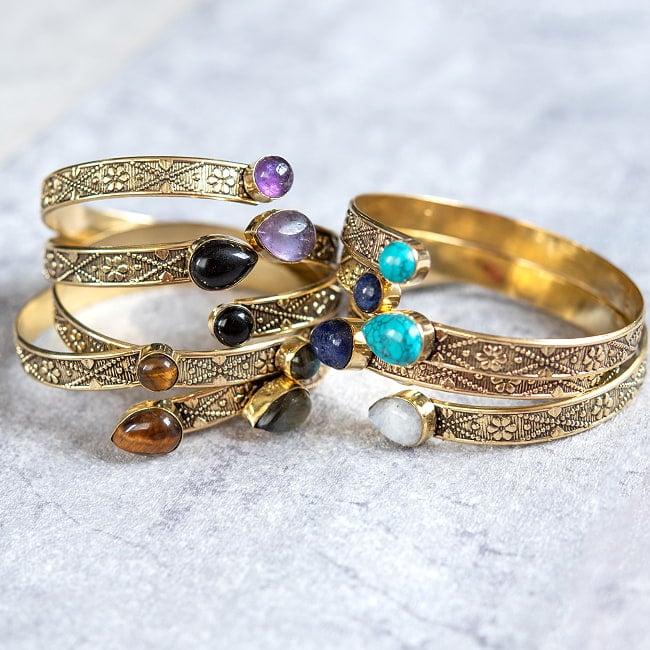 2つの天然石のメタルブレス　ティアドロップ 3 - 石にはそれぞれ個体差があります