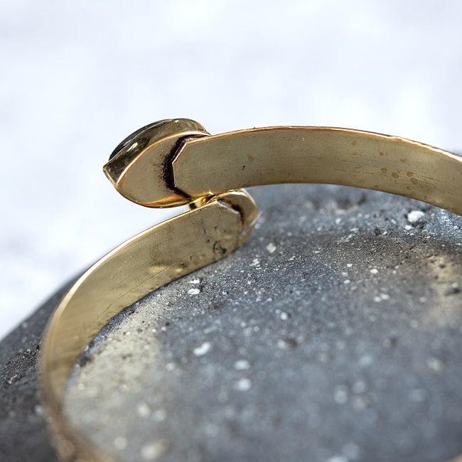 2つの天然石のメタルブレス　ティアドロップ 7 - 裏面です