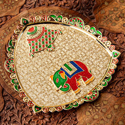 インドの礼拝皿とボウルのセット プージャターリー エレファントの写真