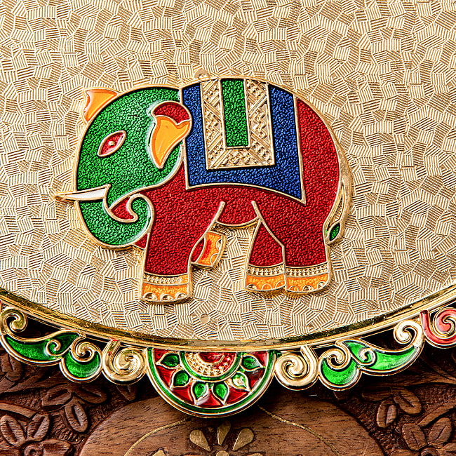 インドの礼拝皿 プージャターリー エレファント 3 - 艶やかな装飾です。