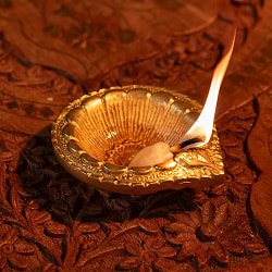 ブラスのオイルランプ - 花形 - サブ2