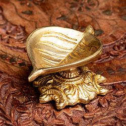 ブラスのオイルランプ - パーンの葉型 - サブ3