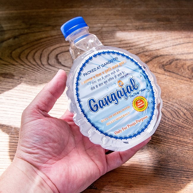 【6個セット】ガンジス河の源水（ガンガージャリー） 500ml 6 - これくらいのサイズ感