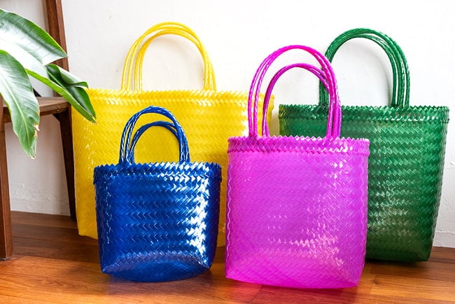 【Lサイズ】ビタミンカラーが可愛いパサールバッグ-36cm×48cm 12 - S・M・L・XLで並べてみました。どのサイズもそれぞれ使いやすいです!