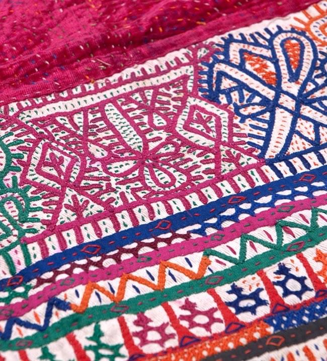 カッチ刺繍のショルダーバッグ 3 - お届けする商品の裏面