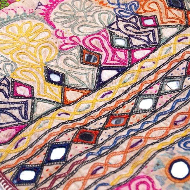 カッチ刺繍のショルダーバッグ 3 - お届けする商品の裏面