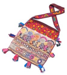 カッチ刺繍のショルダーバッグの商品写真