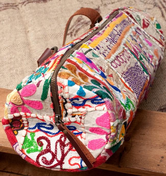 〔一点もの〕伝統を紡いだ カッチ刺繍のヨガマットバッグ 3 - 底部分の写真です