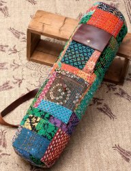 〔一点もの〕伝統を紡いだ ラリーキルトのヨガマットバッグの商品写真