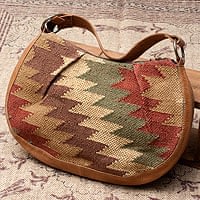 〔一点物〕伝統を紡いだ インドキリムのムーンショルダーバッグの商品写真