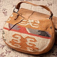 〔一点物〕伝統を紡いだ インドキリムのムーンショルダーバッグの商品写真