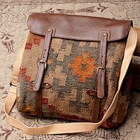 〔一点物〕伝統を紡いだ インドキリムのスクエア型ショルダーバッグの商品写真