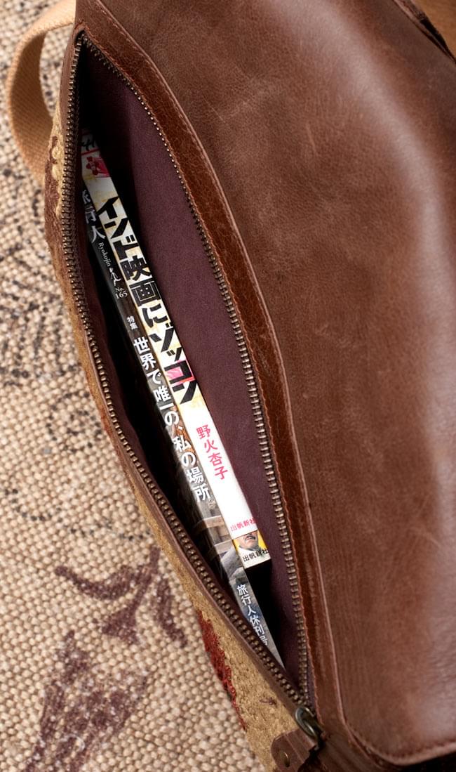 〔一点物〕伝統を紡いだ カッチ刺繍のスクエア型ショルダーバッグ 9 - 書類等を入れておくのにも良いと思います。