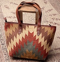 〔一点物〕伝統を紡いだ インドキリムのトートバッグの商品写真