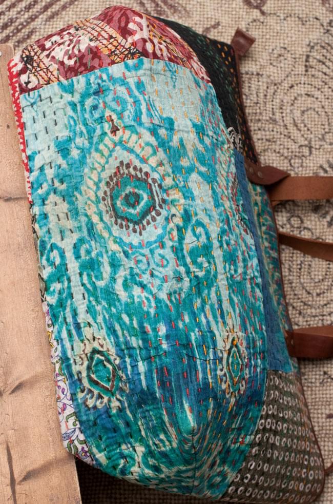 〔一点物〕伝統を紡いだ ラリーキルトのトートバッグ 3 - 底面の写真です。普段あまり見えない部分もしっかり作られています。