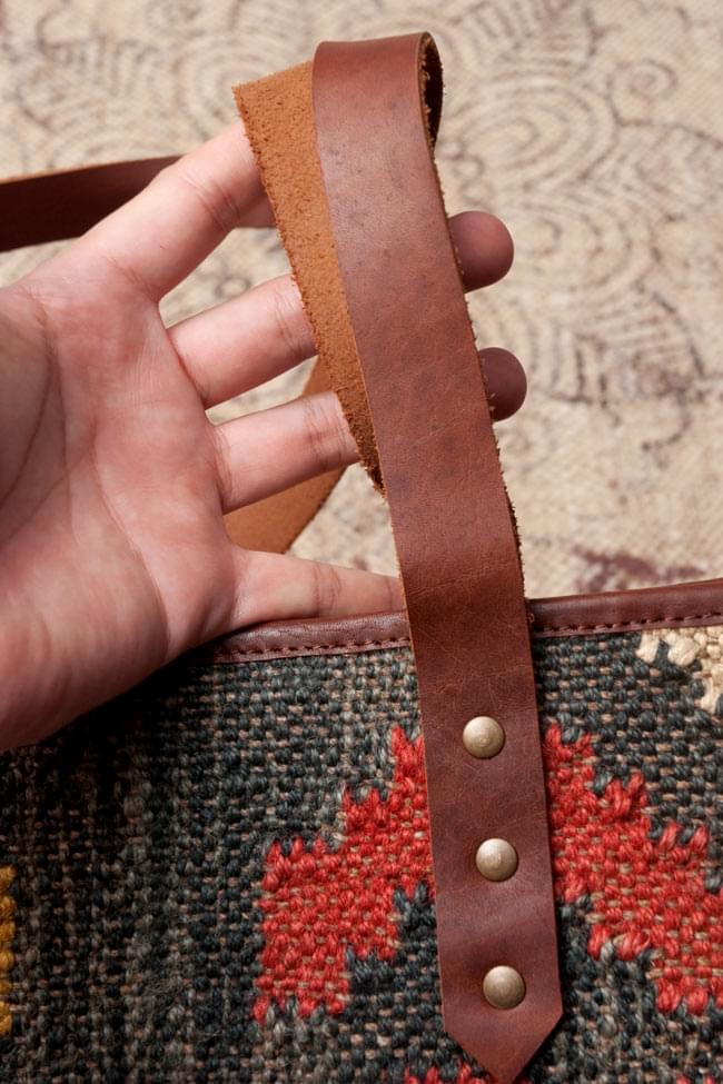 〔一点物〕伝統を紡いだ ラリーキルトのトートバッグ 7 - レザーで丈夫に作られています