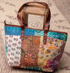 〔一点物〕伝統を紡いだ ラリーキルトのトートバッグの商品写真