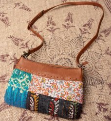 〔一点物〕伝統を紡いだ ラリーキルトのショルダーポシェットの商品写真