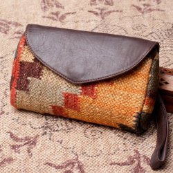 〔一点物〕伝統を紡いだ インドキリムのクラッチウォレットの商品写真