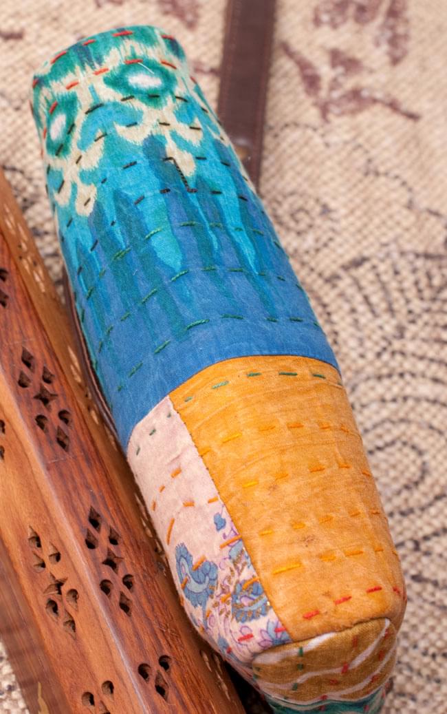 〔一点物〕伝統を紡いだ ラリーキルトのクラッチウォレット 3 - 底面の写真です。しっかり作られています。