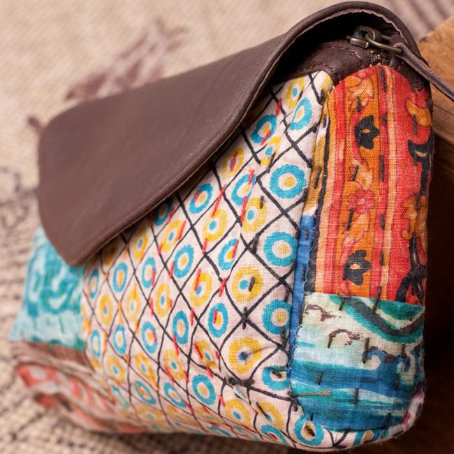 〔一点物〕伝統を紡いだ ラリーキルトのクラッチウォレット 5 - サイド部分の写真です