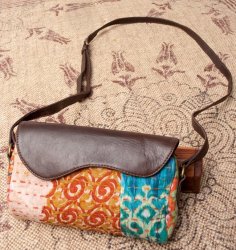 〔一点物〕伝統を紡いだ ラリーキルトのポーチウォレットの商品写真