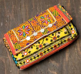 【一点物】アラブのクラッチバッグの商品写真