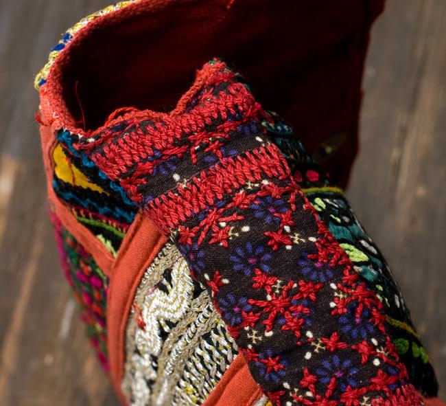 【一点物】アラブのクラッチバッグ 5 - サイドはこのようにマチがあるので、意外とたくさんは入ります。