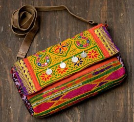 【一点物】アラブのクラッチバッグ-ショルダー付きの商品写真