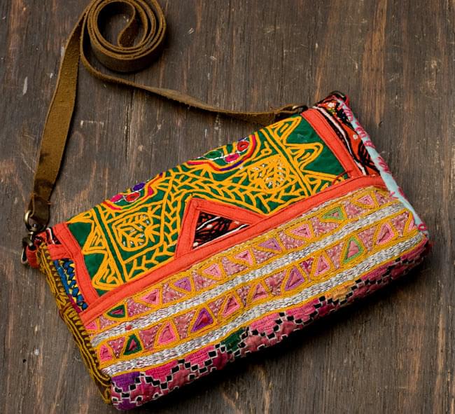 【一点物】アラブのクラッチバッグ-ショルダー付き 2 - 裏面の写真です