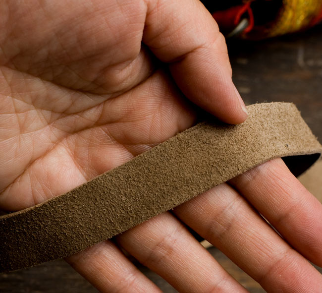 【一点物】アラブのクラッチバッグ-ショルダー付き 7 - 柔らかいレザーが手に馴染みます。