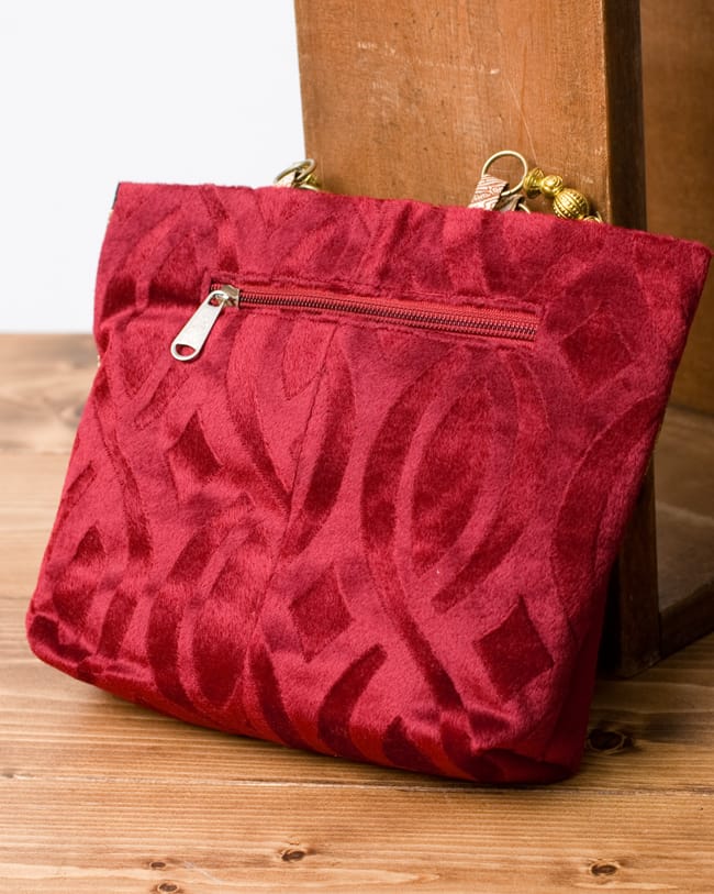 インドのゴージャスハンドバッグ - ブラック&ゴールド 3 - 裏面は無地でシンプルに。