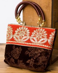 インドのゴージャスハンドバッグ - 赤地フラワーの商品写真