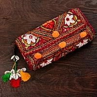【1点物】カッチ刺繍のクラッチバッグ−ショルダー付きの商品写真