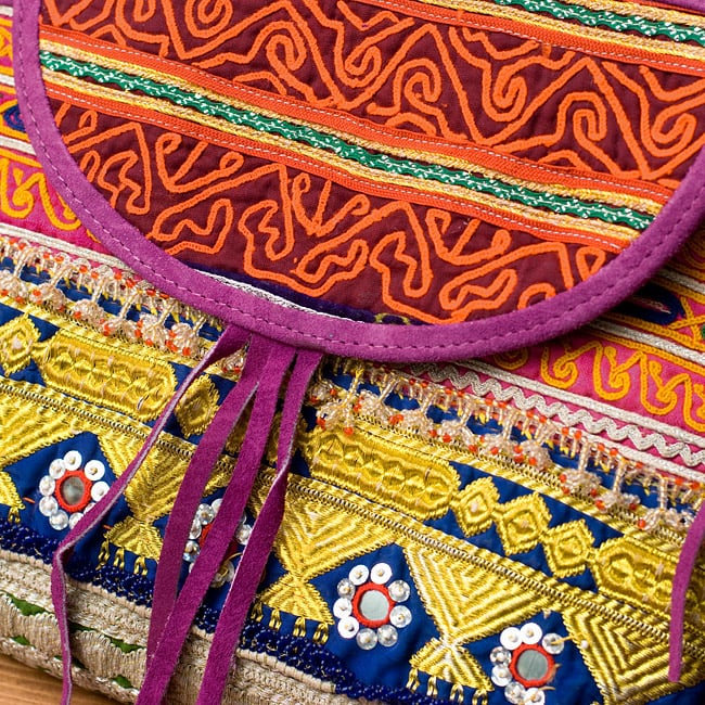 【一点物】アラブのショルダーバッグ-Mサイズ 2 - 刺繍部分をアップにしてみました。