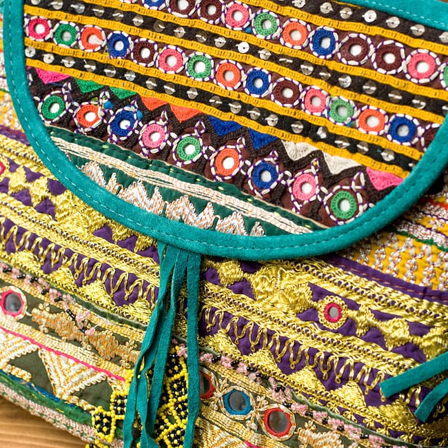【一点物】アラブのショルダーバッグ-Mサイズ 2 - 刺繍部分をアップにしてみました。