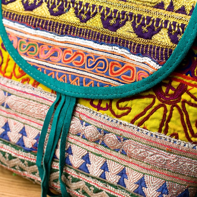 【一点物】アラブのショルダーバッグ-Mサイズ 2 - 刺繍部分をアップにしてみました。