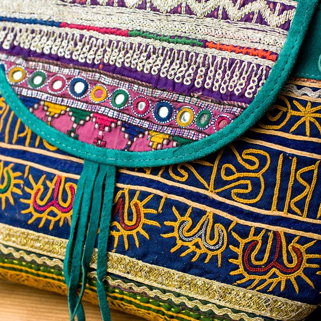 【一点物】アラブのショルダーバッグ-Mサイズ 2 - 刺繍部分をアップにしてみました。