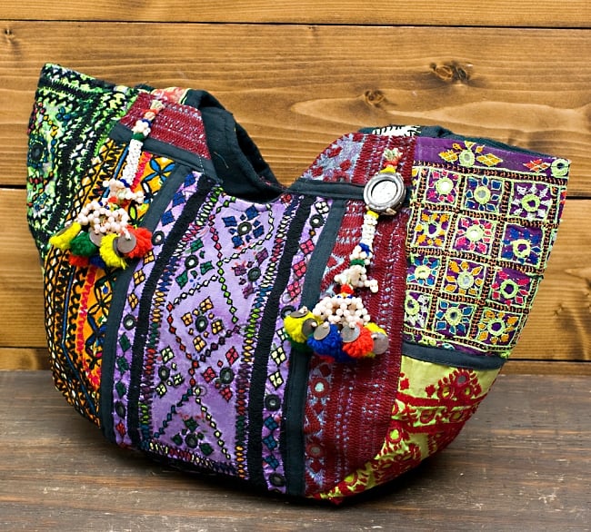 【一点物・アンティーク】アフガニトートバッグ-Mサイズの写真1枚目です。鮮やかな色の組み合わせがとても素敵ですアフガニバッグ,トートバッグ,アフガニ,古布,パッチワーク,バッグ,ミラー,
