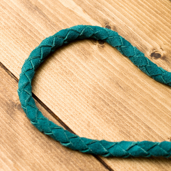 【一点物】アラブのショルダーバッグ-Mサイズの商品写真 4枚目 開けてみました。マグネットボタンでしっかり留まります。