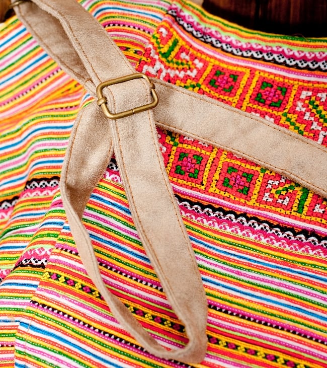 モン族刺繍の2way トートバッグ - オレンジ系 10 - ストラップも綺麗です。長さを調整できます。
