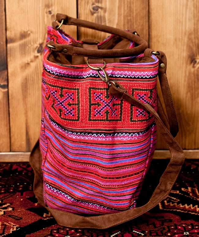 モン族刺繍の2way トートバッグ - ピンク系 5 - 横からの写真です