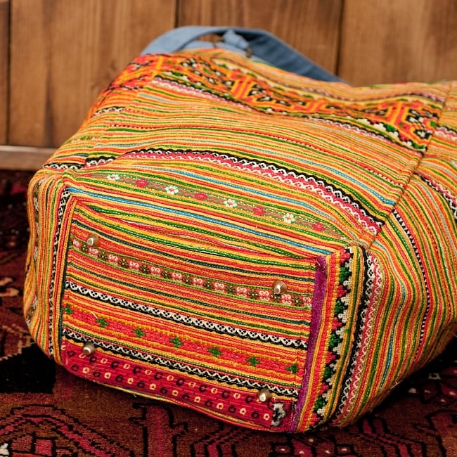 モン族刺繍の2way トートバッグ -オレンジ系 6 - しっかりとしたマチです