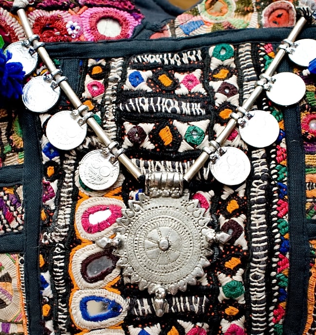 【一点物・アンティーク】アフガニトートバッグ-Lサイズ 7 - ミラーやビーズはひび割れ、錆がある場合がございます。他にはないアンティーク感をお楽しみくださいませ。